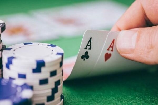 Trường hợp chọn Hand Poker thông dụng nhất