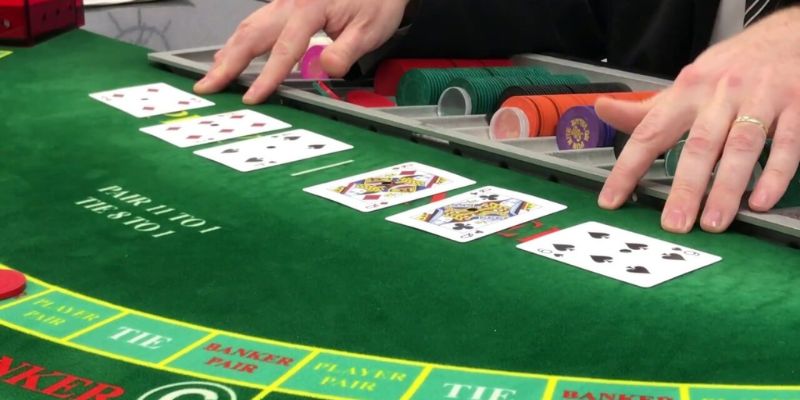 Đánh cầu 1-2 và 1-3 trong Baccarat